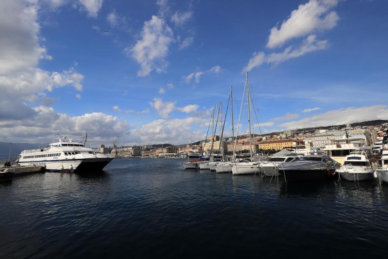 Chrystal Apps Integral Apartment Rijeka Luaran gambar